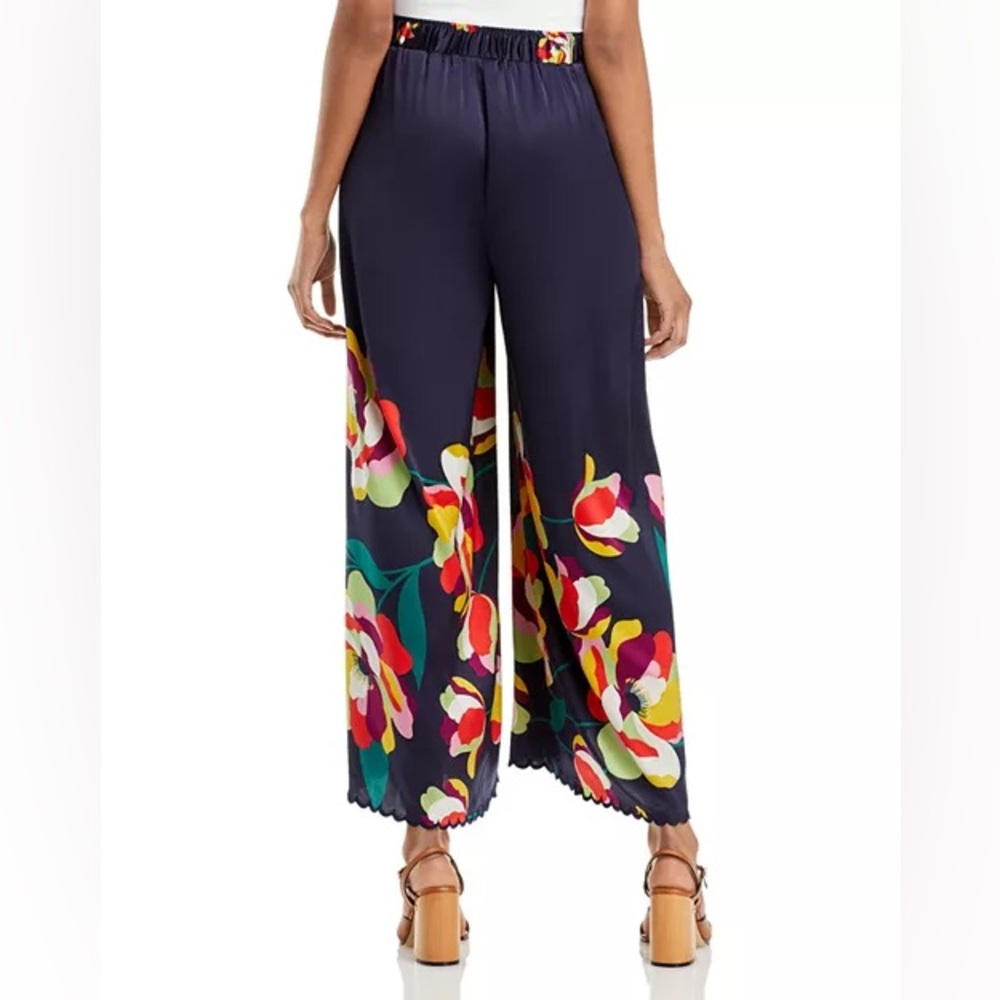 🌺 Johnny Was 🌺 Size M. Floral Navy Blue Pant - Picture 5 of 8